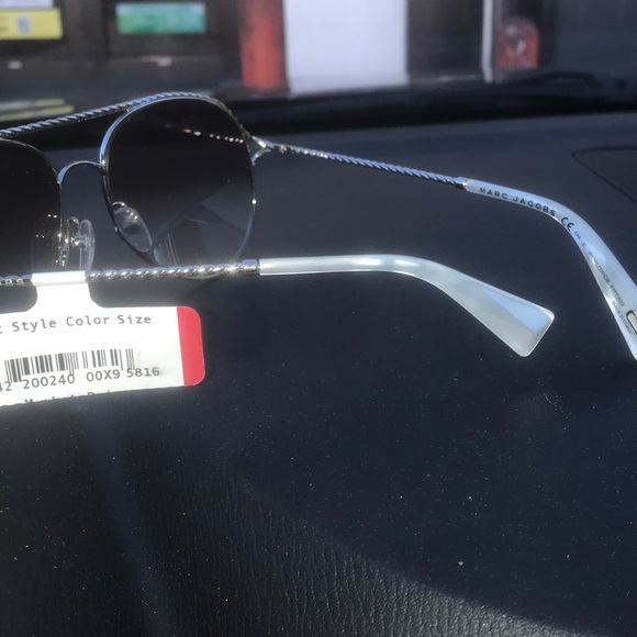 Marc Jacobs - Picture 7 of 8